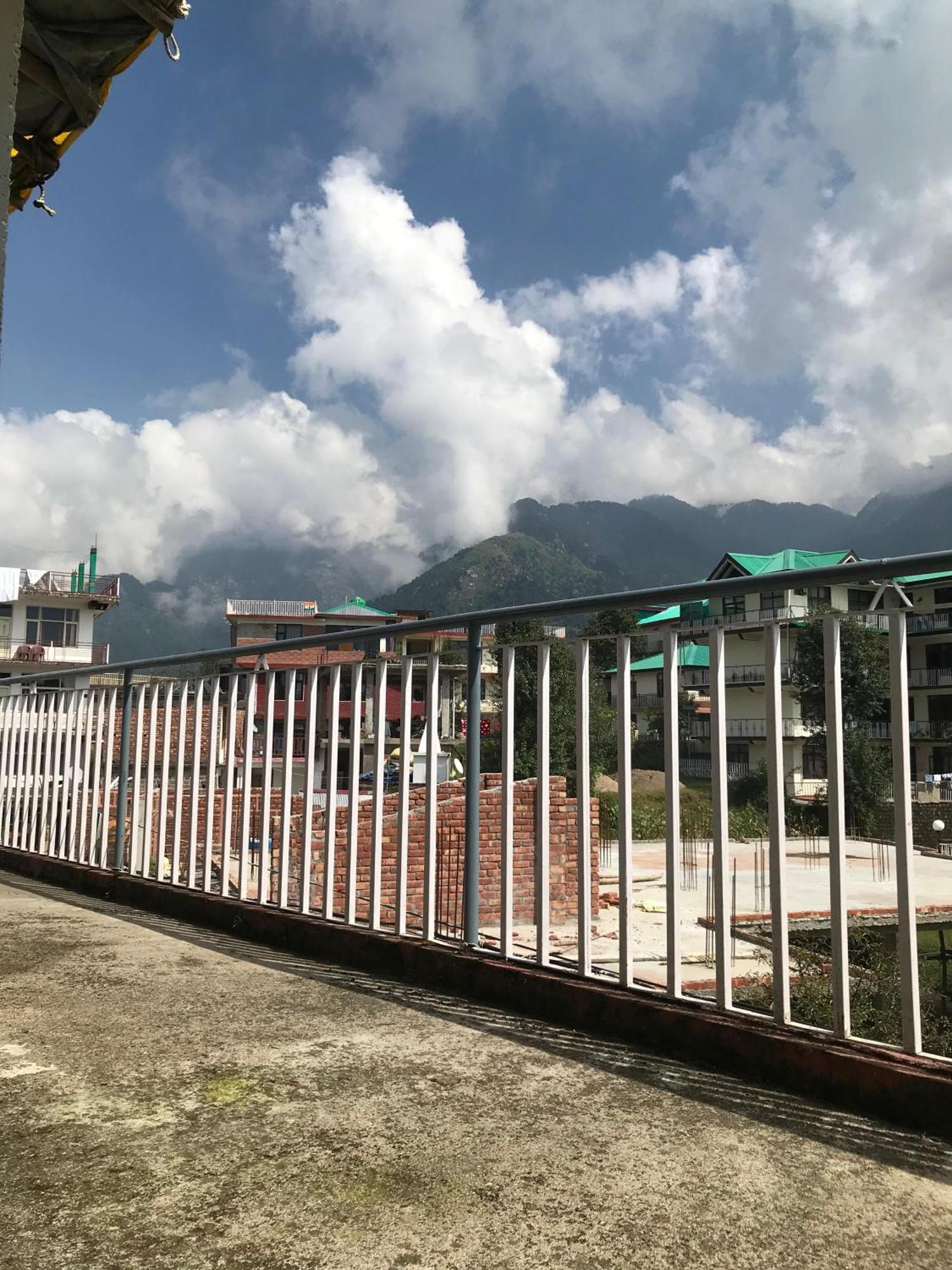 Mcleodganj Diaries Guest House Дхарамсала Екстериор снимка
