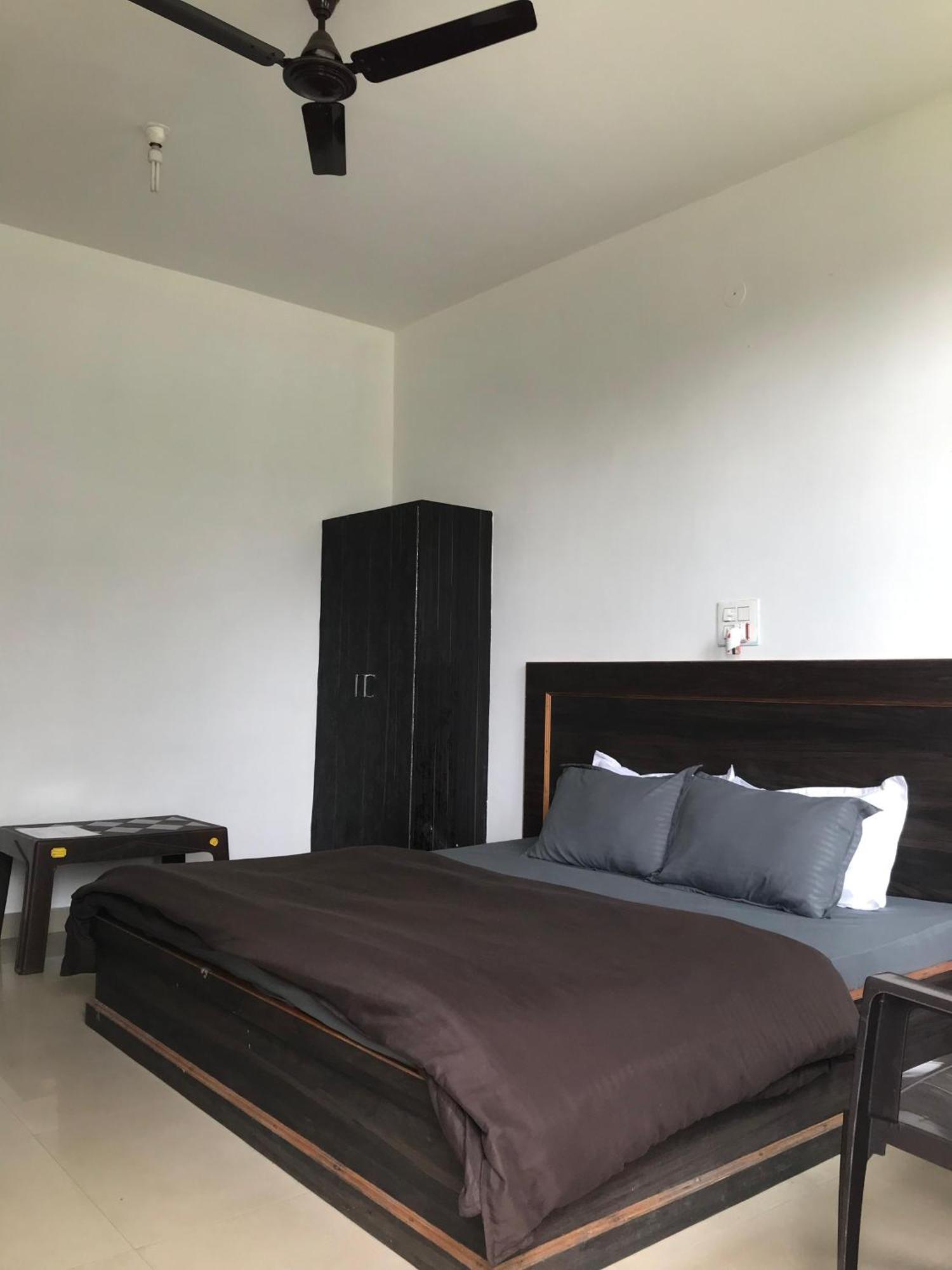 Mcleodganj Diaries Guest House Дхарамсала Екстериор снимка